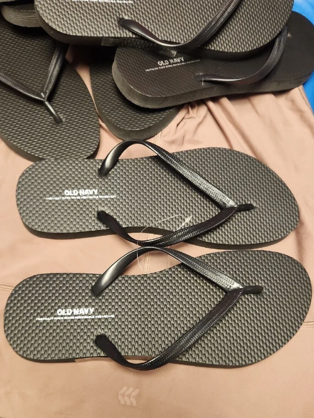 Black Womans Flip Flops - 4 Pack Old Navy NEW Size 8